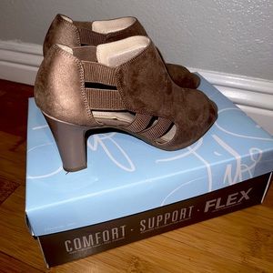 LifeStride Cadenza Women’s High Heels Size 9